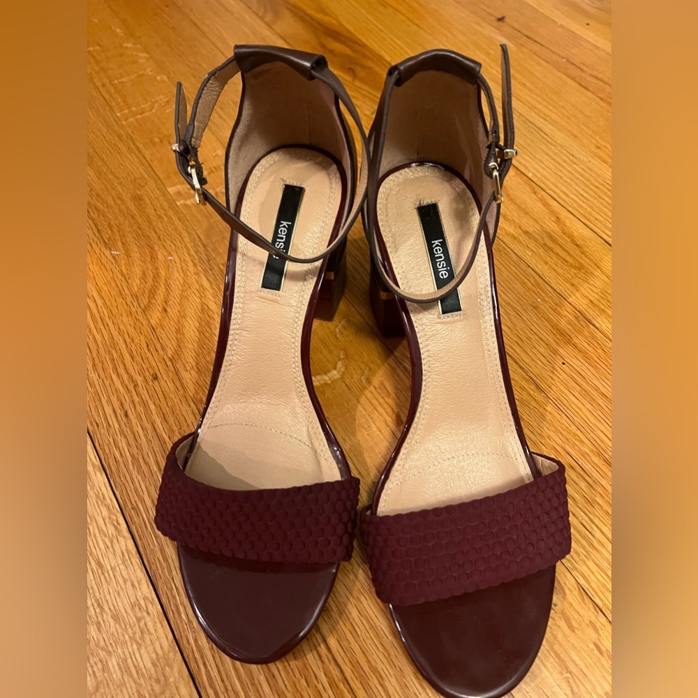 Kensie, Brown & Cranberry Ankle Strap, Sandal with a 3 Inch Block Heel Size 9.5